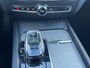 Volvo V60 2.0 B3 INSCRIPTION Trekhaak Panoramadak Harman Kardon Audio Navi Pilot Assist ACC Blis Leder Elek Stoel Carplay Getint Glas Automaat MHEV NL Auto 1e Eigenaar "Orrefors" Kristal Pook