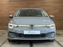 Volkswagen Golf 1.5 eTSI Style | Black Edition | Massagestoel | DAB | 18' inch | Navigatie | Adaptive Cruise | Velours