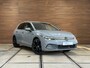 Volkswagen Golf 1.5 eTSI Style | Black Edition | Massagestoel | DAB | 18' inch | Navigatie | Adaptive Cruise | Velours