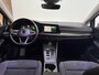 Volkswagen Golf 1.5 eTSI Style | Black Edition | Massagestoel | DAB | 18' inch | Navigatie | Adaptive Cruise | Velours