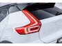 Volvo XC40 Recharge P8 AWD R-Design | Stoel- / Stuurverwarming | Schuif- / Kanteldak | 360 Camera | Harman Kardon Audio | Dodehoekdetectie | Adaptive Cruise Control | Keyless Entry |