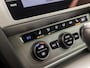 Volkswagen Passat Variant 1.4 TSI ACT Highline 150Pk Automaat (APPLE CARPLAY, GROOT NAVI, CLIMATE, STOELVERWARMING, KEYLESS, SPORTSTOELEN, GETINT GLAS, TREKHAAK, ADAPTIVE CRUISE, NIEUWE APK, NIEUWSTAAT)