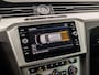 Volkswagen Passat Variant 1.4 TSI ACT Highline 150Pk Automaat (APPLE CARPLAY, GROOT NAVI, CLIMATE, STOELVERWARMING, KEYLESS, SPORTSTOELEN, GETINT GLAS, TREKHAAK, ADAPTIVE CRUISE, NIEUWE APK, NIEUWSTAAT)