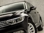 Volkswagen Passat Variant 1.4 TSI ACT Highline 150Pk Automaat (APPLE CARPLAY, GROOT NAVI, CLIMATE, STOELVERWARMING, KEYLESS, SPORTSTOELEN, GETINT GLAS, TREKHAAK, ADAPTIVE CRUISE, NIEUWE APK, NIEUWSTAAT)