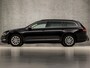 Volkswagen Passat Variant 1.4 TSI ACT Highline 150Pk Automaat (APPLE CARPLAY, GROOT NAVI, CLIMATE, STOELVERWARMING, KEYLESS, SPORTSTOELEN, GETINT GLAS, TREKHAAK, ADAPTIVE CRUISE, NIEUWE APK, NIEUWSTAAT)