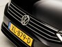Volkswagen Passat Variant 1.4 TSI ACT Highline 150Pk Automaat (APPLE CARPLAY, GROOT NAVI, CLIMATE, STOELVERWARMING, KEYLESS, SPORTSTOELEN, GETINT GLAS, TREKHAAK, ADAPTIVE CRUISE, NIEUWE APK, NIEUWSTAAT)