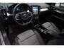 Volvo XC40 2.0 B4 Plus Dark | Adaptieve Cruise + Pilot Assist | Elek. Trekhaak | Stoel & Stuurverwarming | Elek. Stoelen + Geheugen | Parkeer Camera | Elek. Achterklep | Google | Keyless Entry
