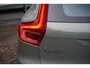 Volvo XC40 2.0 B4 Plus Dark | Adaptieve Cruise + Pilot Assist | Elek. Trekhaak | Stoel & Stuurverwarming | Elek. Stoelen + Geheugen | Parkeer Camera | Elek. Achterklep | Google | Keyless Entry