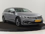 Volkswagen Passat 1.4 TSI PHEV GTE | Stoelverwarming | Massage | Leder/Alcantara | Camera | Carplay | Navigatie | Matrix LED | Adaptive cruise | Climate control | 18'' lichtmetalen velgen