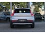 Volvo XC40 T4 Momentum | Keyless Entry| Elektrisch bedienbare achterklep| Parkeersensoren voor + achter met achteruitrijcamera| Semi- elektrisch inklapbare trekhaak| Verwarmbare voorstoelen| DAB+|