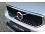 Volvo XC40 T4 Momentum | Keyless Entry| Elektrisch bedienbare achterklep| Parkeersensoren voor + achter met achteruitrijcamera| Semi- elektrisch inklapbare trekhaak| Verwarmbare voorstoelen| DAB+|