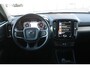 Volvo XC40 T4 Momentum | Keyless Entry| Elektrisch bedienbare achterklep| Parkeersensoren voor + achter met achteruitrijcamera| Semi- elektrisch inklapbare trekhaak| Verwarmbare voorstoelen| DAB+|