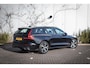 Volvo V60 2.0 B3 R-Design | Adaptive cruise control | Voorruitverwarming | Draadloze telefoonlader | Dode hoek detectie BLIS | Elektrische stoelverstelling | LED koplampen | 18" velgen | Sportonderstel |