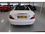 Mercedes-Benz SLK 200 Leer Airscarf Panoramadak Sportstoelen Nekverwarming Metallic wit 17 inch Sportvelgen Nette staat Onderhoud volledig aanwezig Windscherm