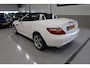 Mercedes-Benz SLK 200 Leer Airscarf Panoramadak Sportstoelen Nekverwarming Metallic wit 17 inch Sportvelgen Nette staat Onderhoud volledig aanwezig Windscherm