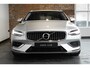 Volvo V60 T6 Twin Engine AWD Inscription | Panoramadak | Stoelverwarming | Parkeersensoren voor + achter | Parkeerverwarming | Comfortstoelen | Navigatie | Lederen Bekleding |