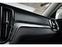 Volvo V60 T6 Twin Engine AWD Inscription | Panoramadak | Stoelverwarming | Parkeersensoren voor + achter | Parkeerverwarming | Comfortstoelen | Navigatie | Lederen Bekleding |