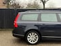 Volvo V70 2.5T Kinetic LEER AUT