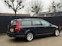 Volvo V70 2.5T Kinetic LEER AUT