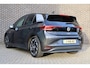 Volkswagen ID.3 204pk First 58 kWh | Navigatie | Volautomatische airconditioning | Steunhaak