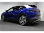 Volkswagen ID.4 First Max 77 kWh / Panoramadak / Matrix LED IQ.Light / Elektr. verstelbare voorstoelen + memory / HUD Augmented Reality / Rondomzichtcamera / Apple Carplay - Android Auto / Stoelverwarming / 21'' LMV / Keyless / Achteruitrijcamera / Navigatie / Stuurwielverwarming / Warmtepomp