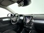 Volvo XC40 T2 Momentum Business | Parkeercamera | Stoel- en Stuurverwarming | Cruise Control | Navigatie