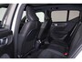 Volvo XC40 Twin Ultimate 78 kWh - Panorama/schuifdak - IntelliSafe Assist & Surround - 360º Camera - Harman/Kardon audio - Verwarmde voorstoelen & stuur - Parkeersensoren voor & achter - Elektr. bedienb. voorstoelen met geheugen links - Draadloze tel. lader - Warmtepomp - Extra getint glas - Elektr. inklapbare trekhaak - 20' LMV