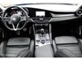 Alfa Romeo Giulia 2.0 T AWD 280 PK Veloce, F1 Schakeling, Donker glas, Sportstoelen, Navi, Pdc Voor + achter + Camera, Stoel-stuurverwarming,