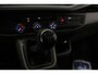 Volkswagen Transporter 2.0 TDI 110pk L2 Dubbele Cabine | 6-zitplaatsen | Betimmering | Trekhaak |  Navigatie (Apple carplay / Android Auto)