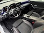 Mercedes-Benz A-klasse 180 Premium Plus AMG Pano/Ambiente/Car Play/LED/Navigatie/Camera/Alcantara/PDC/Cruise/Climate/Apk 03-2027