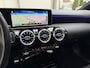 Mercedes-Benz A-klasse 180 Premium Plus AMG Pano/Ambiente/Car Play/LED/Navigatie/Camera/Alcantara/PDC/Cruise/Climate/Apk 03-2027