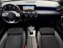 Mercedes-Benz A-klasse 180 Premium Plus AMG Pano/Ambiente/Car Play/LED/Navigatie/Camera/Alcantara/PDC/Cruise/Climate/Apk 03-2027