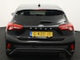 Ford Focus 1.0 EcoBoost ST Line Business Airco, Apple Carplay/Android Auto, Cruise control, Boordcomputer, Bluetooth, Bots herkenning systeem, Parkeersensoren voor/achter, Rijstrooksensor met correctie, Elek remkrachtverdeling, Elek De Ford Focus 1.0 EcoBoost ST Line Business uit 2019 met handgeschakelde versnellingsbak is een moderne en sportief ogende middenklasser. De zuinige driecilinder benzinemotor levert voldoende