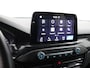 Ford Focus 1.0 EcoBoost ST Line Business Airco, Apple Carplay/Android Auto, Cruise control, Boordcomputer, Bluetooth, Bots herkenning systeem, Parkeersensoren voor/achter, Rijstrooksensor met correctie, Elek remkrachtverdeling, Elek De Ford Focus 1.0 EcoBoost ST Line Business uit 2019 met handgeschakelde versnellingsbak is een moderne en sportief ogende middenklasser. De zuinige driecilinder benzinemotor levert voldoende