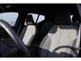 Volvo XC40 B4 Automaat Plus Dark | Semi elektrisch inklapbare trekhaak | Verwarmbare voorstoelen en stuurwiel | Adaptive Cruise control | Premium Sound by Harman Kardon | Elektrisch verstelbare voorstoelen | Apple Carplay/Android Auto