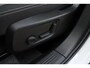 Volvo XC40 B4 Automaat Plus Dark | Semi elektrisch inklapbare trekhaak | Verwarmbare voorstoelen en stuurwiel | Adaptive Cruise control | Premium Sound by Harman Kardon | Elektrisch verstelbare voorstoelen | Apple Carplay/Android Auto