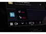 Volvo XC40 B4 Automaat Plus Dark | Semi elektrisch inklapbare trekhaak | Verwarmbare voorstoelen en stuurwiel | Adaptive Cruise control | Premium Sound by Harman Kardon | Elektrisch verstelbare voorstoelen | Apple Carplay/Android Auto