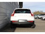 Volvo XC40 B4 Automaat Plus Dark | Semi elektrisch inklapbare trekhaak | Verwarmbare voorstoelen en stuurwiel | Adaptive Cruise control | Premium Sound by Harman Kardon | Elektrisch verstelbare voorstoelen | Apple Carplay/Android Auto