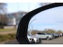 Volvo XC40 B4 Plus Dark | Semi elektrisch inklapbare trekhaak | 19" lichtmetalen velgen | All Seasonbanden | Noodreservewiel | Verwarmbare voorstoelen | Driver Awareness | Adaptive Cruise control | Pilot Assist | Driver Assist | Verwarmbaar stuurwiel | Camera achter | Draadloze telefoonoplader | Keyless Entry | Keyless Drive | Verwarmbare voorruit | Premium Sound by Harman Kardon | Elektrisch verstelbare voorstoelen | Apple Carplay/Android Auto | Google Maps | Google Assistant | Blis | Elektrisch bedienbare achterklep