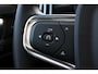 Volvo XC40 B4 Plus Dark | Semi elektrisch inklapbare trekhaak | 19" lichtmetalen velgen | All Seasonbanden | Noodreservewiel | Verwarmbare voorstoelen | Driver Awareness | Adaptive Cruise control | Pilot Assist | Driver Assist | Verwarmbaar stuurwiel | Camera achter | Draadloze telefoonoplader | Keyless Entry | Keyless Drive | Verwarmbare voorruit | Premium Sound by Harman Kardon | Elektrisch verstelbare voorstoelen | Apple Carplay/Android Auto | Google Maps | Google Assistant | Blis | Elektrisch bedienbare achterklep