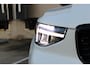 Volvo XC40 B4 Plus Dark | Verwarmbare voorstoelen | Verwarmbaar stuurwiel | Verwarmbare voorruit | Premium audio by Harman Kardon | Trekhaak | 18 inch Lichtmetalen velgen