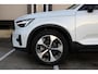 Volvo XC40 B4 Plus Dark | Verwarmbare voorstoelen | Verwarmbaar stuurwiel | Verwarmbare voorruit | Premium audio by Harman Kardon | Trekhaak | 18 inch Lichtmetalen velgen