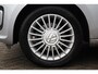 Volkswagen Up! 1.0 high up! 75PK / 55kW automaat, Door ons geleverd en onderhouden, cruise control, parkeersensoren, airco, mistlampen voor, lederen stuurwiel, elektrisch verstel- en verwarmbare spiegels