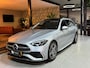 Mercedes-Benz C-klasse Estate 300 e AMG Line Garantie Trekhaak Massage Pano Ambient 360 Blindspot Elek Achterklep StuurVW Rijklaar
