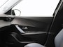 Peugeot e-2008 EV Active Pack 50 kWh 136 Pk | Adaptive Cruise | Camera | Keyless | Stoelverwarming | LED | 17 Inch | 57.313 Km