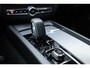 Volvo XC60 T6 Plug-in hybrid AWD Plus Dark Premium Audio by Harman en Kardon| Panoramadak| Semi Electrische Trekhaak| Lederen Interieur| Adaptieve Cruise Control| Blind Spot| Interieur Voorverwarming| Keyless Entry.