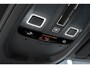 Volvo XC60 T6 Plug-in hybrid AWD Plus Dark Premium Audio by Harman en Kardon| Panoramadak| Semi Electrische Trekhaak| Lederen Interieur| Adaptieve Cruise Control| Blind Spot| Interieur Voorverwarming| Keyless Entry.