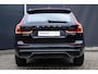 Volvo XC60 T6 Plug-in hybrid AWD Plus Dark Premium Audio by Harman en Kardon| Panoramadak| Semi Electrische Trekhaak| Lederen Interieur| Adaptieve Cruise Control| Blind Spot| Interieur Voorverwarming| Keyless Entry.