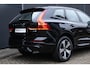 Volvo XC60 T6 Plug-in hybrid AWD Plus Dark Premium Audio by Harman en Kardon| Panoramadak| Semi Electrische Trekhaak| Lederen Interieur| Adaptieve Cruise Control| Blind Spot| Interieur Voorverwarming| Keyless Entry.