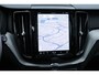 Volvo XC60 T6 Plug-in hybrid AWD Plus Dark Premium Audio by Harman en Kardon| Panoramadak| Semi Electrische Trekhaak| Lederen Interieur| Adaptieve Cruise Control| Blind Spot| Interieur Voorverwarming| Keyless Entry.